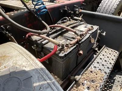 International TranStar 8600 Battery Box