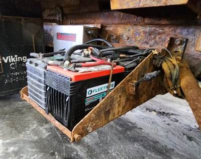 International WorkStar 7600 Battery Box