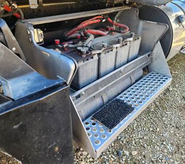 Kenworth T680 Battery Box
