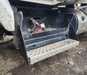 Kenworth T880 Battery Box