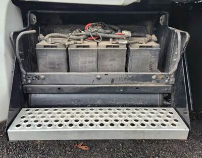 Kenworth T880 Battery Box