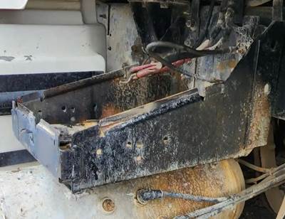 Mack Granite GU713 Battery Box for a 2008 Mack GU713