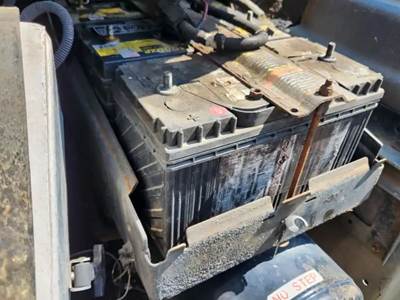 Mack Granite GU713 Battery Box for a 2012 Mack GU713