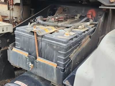 Mack Granite GU713 Battery Box for a 2016 Mack GU713