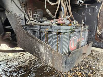 Mack MRU633 Battery Box