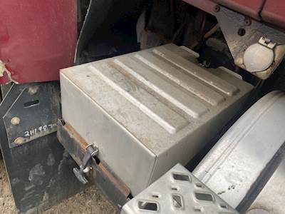 Mack Pinnacle CHU613 Battery Box for a 2010 Mack CHU613