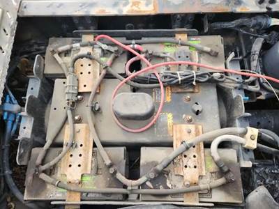 Mack Pinnacle CXU612 Battery Box for a 2015 Mack CXU612