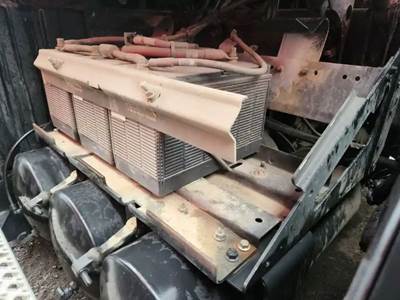 Mack Pinnacle CXU613 Battery Box for a 2014 Mack CXU613