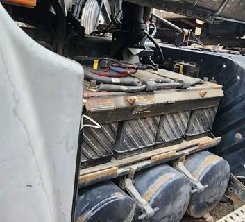 Mack Pinnacle CXU613 Battery Box for a 2013 Mack CXU613