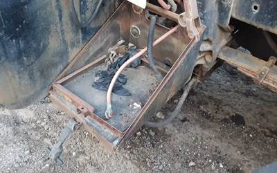 Mack RD685S Battery Box