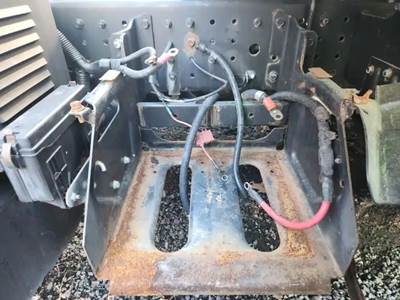 Mitsubishi FEC72S Battery Box