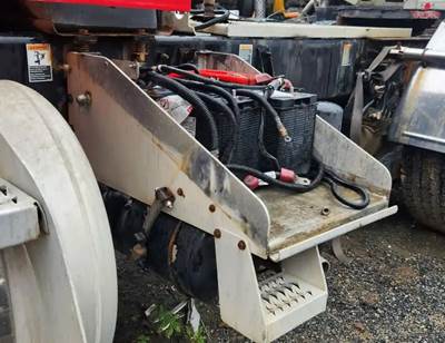 Peterbilt 384 Battery Box