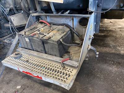 Peterbilt 385 Battery Box