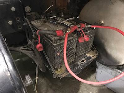 Sterling L7500 Battery Box