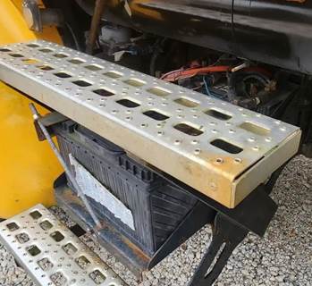 Sterling L7500 Battery Box