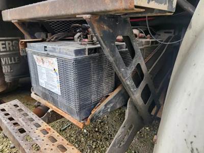 Sterling L9500 Battery Box