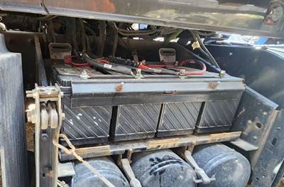 Volvo VNL Battery Box