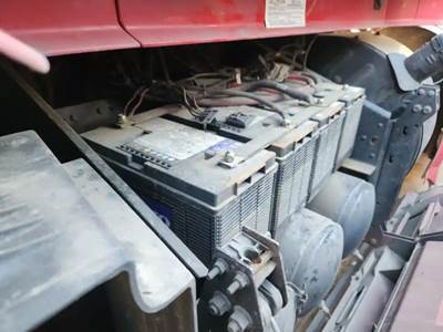 Volvo VNL Battery Box