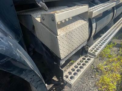 Western Star 4900FA Battery Box for a 2009 Western Star 4900 FA