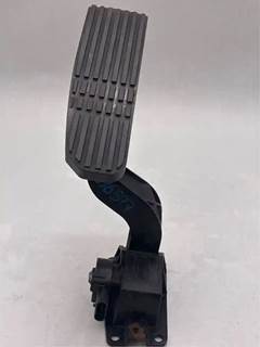 Used 2012 Freightliner Cascadia 113 Throttle Pedal, Part # A01-32622-000