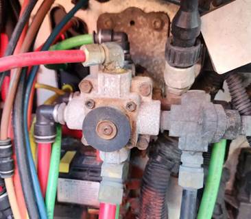 Used 2014 Freightliner Cascadia 125 Clutch Pedal Assembly