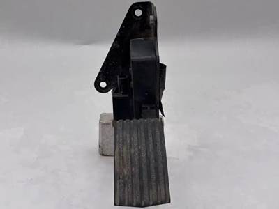 Used 2013 International DuraStar 4300 Throttle Pedal, Part # 5020020
