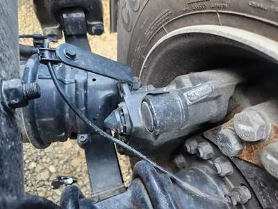 Bendix ADB22X Brake Caliper for a 2026 Freightliner Cascadia 126