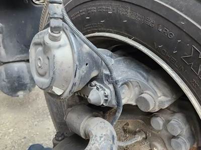 Bendix K150823 Brake Caliper for a 2024 Kenworth T680