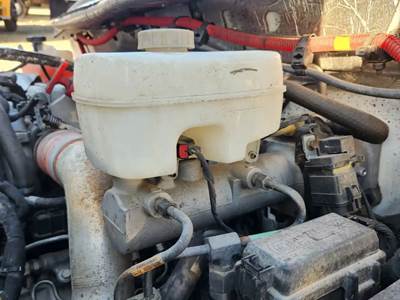 Chevrolet Silverado 6500HD Brake Master Cylinder