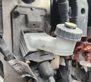 Freightliner Cascadia 126 Brake Master Cylinder
