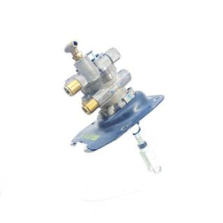 International LT625 Brake Master Cylinder