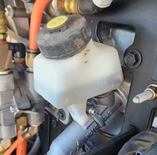 Kenworth T680 Brake Master Cylinder