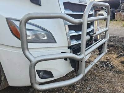 Freightliner Cascadia 126 Bumper Guard