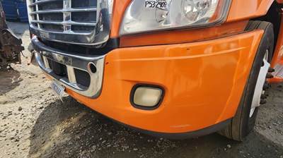 Freightliner Cascadia 113 Front Bumper