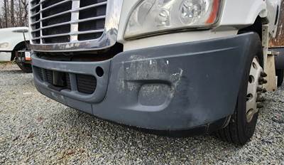 Freightliner Cascadia 113 Front Bumper