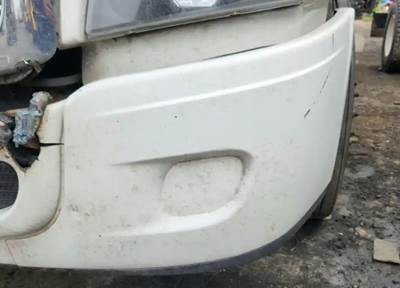 Freightliner Cascadia 125 Front Bumper