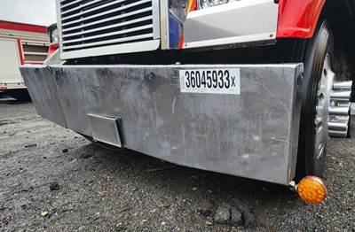 Freightliner FLD132 Classic XL Front Bumper for a 2001 Freightliner FLD132 XL CLASSIC
