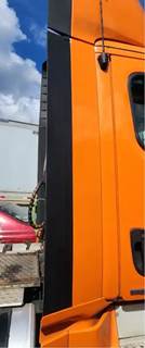 Freightliner Cascadia 113 Right Cab Fairing