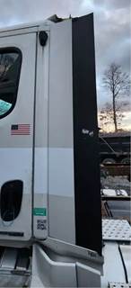 Freightliner Cascadia 113 Left Cab Fairing