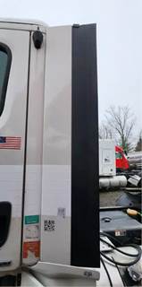 Freightliner Cascadia 113 Left Cab Fairing