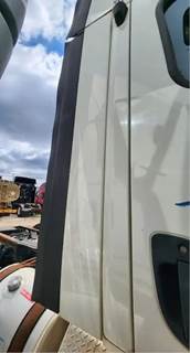 Freightliner Cascadia 113 Right Cab Fairing