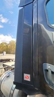 Freightliner Cascadia 113 Right Cab Fairing