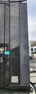 Freightliner Cascadia 116 Left Cab Fairing for a 2020 Freightliner Cascadia 116 Day Cab