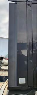 Freightliner Cascadia 116 Right Cab Fairing for a 2020 Freightliner Cascadia 116 Day Cab