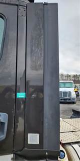 Freightliner Cascadia 116 Left Cab Fairing for a 2020 Freightliner Cascadia 116 Day Cab