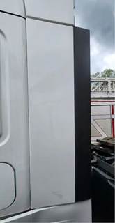 Freightliner Cascadia 125 Left Cab Fairing