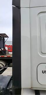 Freightliner Cascadia 125 Right Cab Fairing