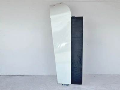 Freightliner Cascadia 125 Left Cab Fairing