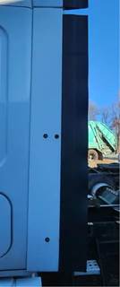 Freightliner Cascadia 125 Left Cab Fairing