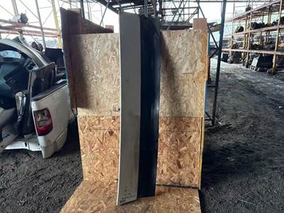Freightliner Cascadia 125 Left Cab Fairing